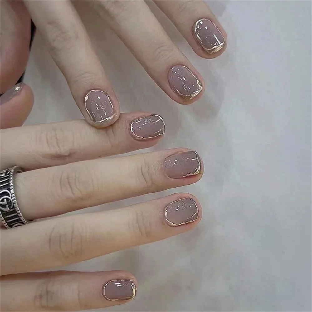 24pcs къси квадратни фалшиви нокти със сивкаво лилаво градиент дизайн японски стил носене пълен капак мода маникюр нокти съвети