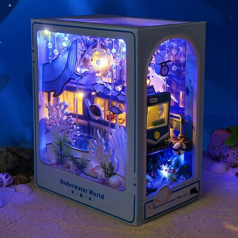 DIY Дървен подводен свят Книга Nook рафт вмъкване комплекти миниатюрни кукли къща играчки подарък 15x9.8x18CM