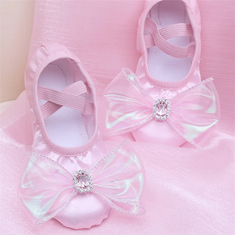 Girls Bow Cartoon Ballet Shoes Kids Dance Slippers Professional Soft Sole Girls Female Ballet Yoga Gym Baby Dancing Shoes