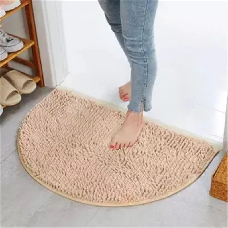 Модерен плътен цвят домакински неплъзгащ се плюшен килим баня абсорбиращ бързо съхнещи подложки за крака миещи се входни врати подови постелки