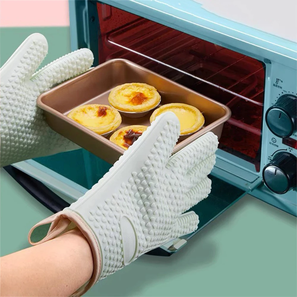 1 чифт BBQ ръкавици силиконова топлоустойчива ръкавица кухня микровълнова фурна ръкавици 300 градуса огнеупорни и неплъзгащи се ръкавици за барбекю